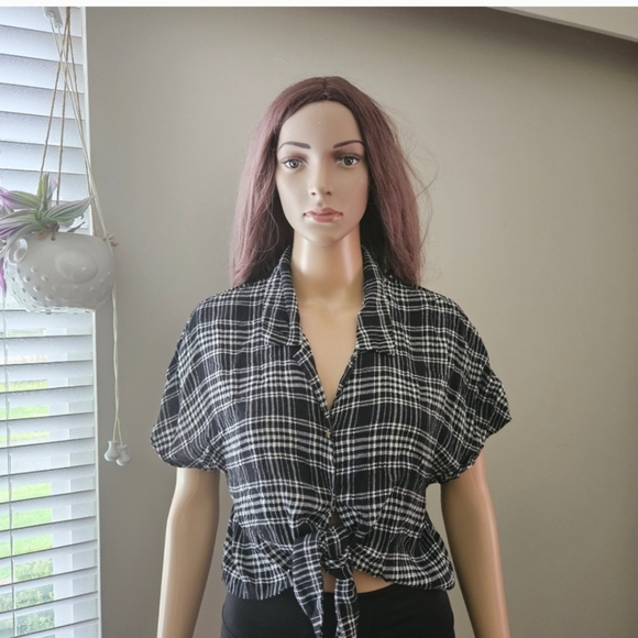 Wilfred Free top Small black white plaid button down crop shirt tie front - Picture 1 of 12